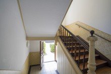 Eingangsbereich Treppenhaus +++ SCHICKE 2-RAUM-DG-ETW M. DACHTERRASSE (S�DSEITE) U. TAGESLICHTBAD UNWEIT D. MARIANNENPARKS +++