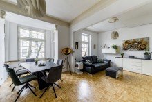 Wohn- / Esszimmer +++4-Raum-ETW mit Altbauflair! Balkon + Pellets-Ofen! Top Lage! Nhe Schloss Benrath!+++