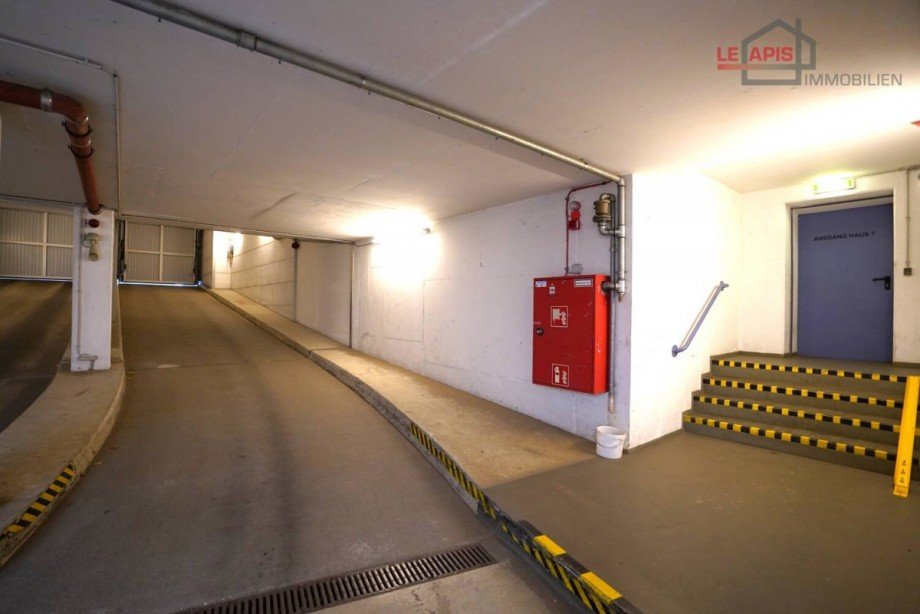 Tiefgarage Dachgeschosswohnung Leipzig/ Lausen