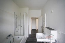 Tageslichtbad +++ERSTB. N.SAN.- 2-RWG M. TAGESLICHTBAD INKL. WANNE U. DUSCHE IM BEGEHRTEN STADTTEIL LPZ.-LEUTZSCH+++