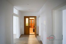 Diele / Flur Tolle 3-RWG mit Balkon und Tageslichtbad mit Dusche UND Badewanne!