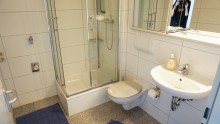 Masterbad +++HOCHW. SAN. LUXUSAPP. M. GRANIT, LOGGIA SEP. K�CHE M.GESCHIRRSP. UND MOD. BAD IN TOLLER LAGE+++
