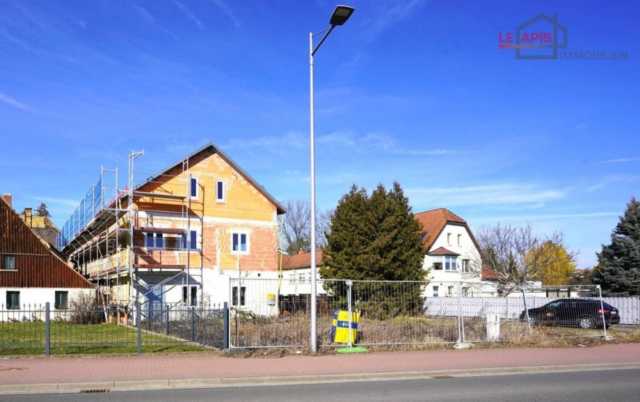 Hausansicht straenseitig Mehrfamilienhaus Leipzig / Holzhausen