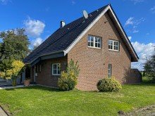 Hausansicht +++Freistehendes Traumhaus auf einzigartigem Grundst�ck nahe Willich und Osterath - Erholung und Entspannung garantiert+++