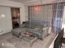 Wohnzimmer mit Couchanlage +++HOCHW. SAN. LUXUSAPP. M. GRANIT, LOGGIA SEP. K�CHE M.GESCHIRRSP. UND MOD. BAD IN TOLLER LAGE+++