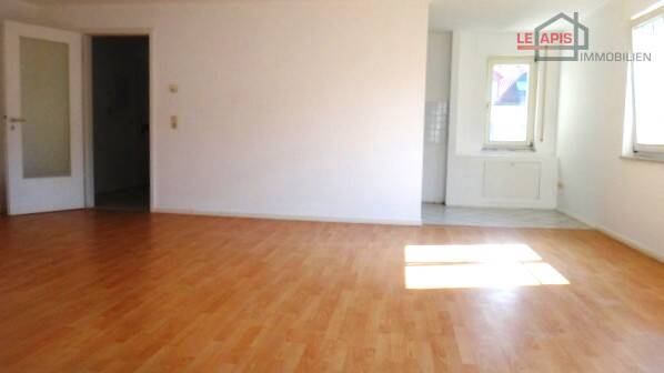 Wohnzimmer inkl. halboffener Kche - Bild vor Renovierung Erdgeschosswohnung Leipzig