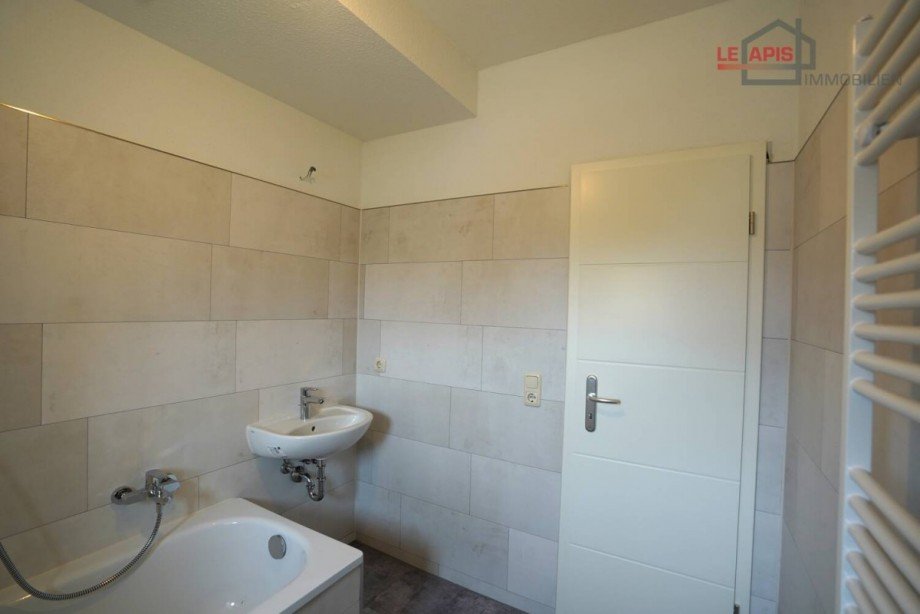 Bad Bild 2 Etagenwohnung Bhlen