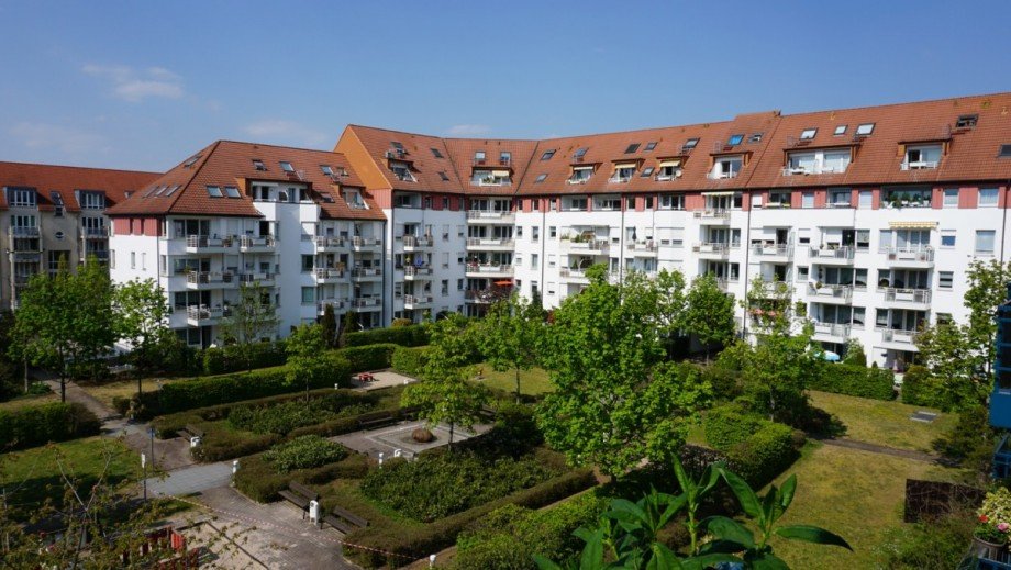 Blick v. Balkon Etagenwohnung Leipzig / Heiterblick