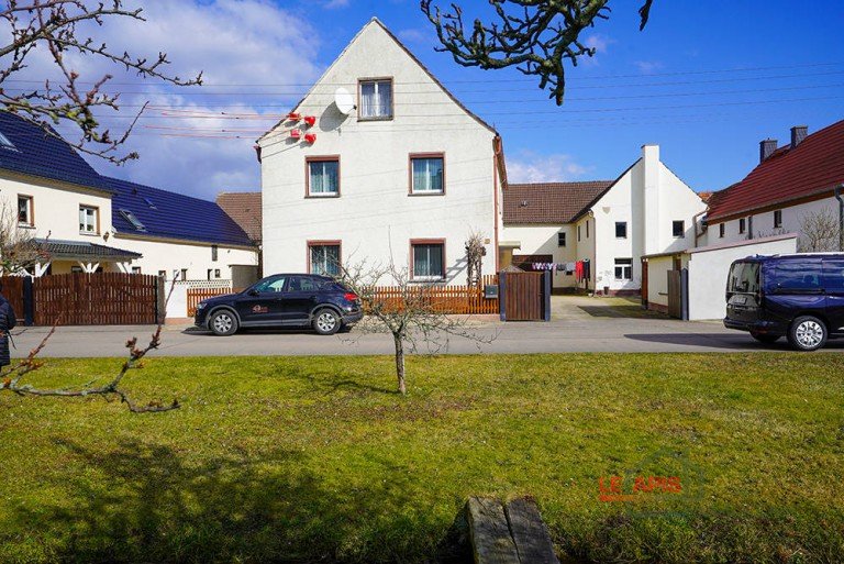 Strassenansicht Gr�ditz Einfamilienhaus +++FAMILIEN AUFGEPASST! EINE PERLE IN IDYLLISCHER LAGE VON GR�DITZ - MEHRGENERATIONSWOHNEN M�GLICH+++