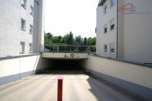 Tiefgarageneinfahrt STILVOLLE, UNVERMIETETE 2-RWG M. BK U. TG IN IDYLLISCHER WOHNLAGE V. LPZ.-LINDENTHAL