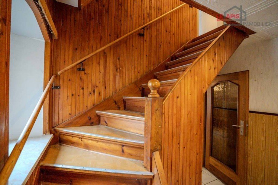 Treppenaufgang zum 1.OG Zweifamilienhaus Grimma OT Naundorf