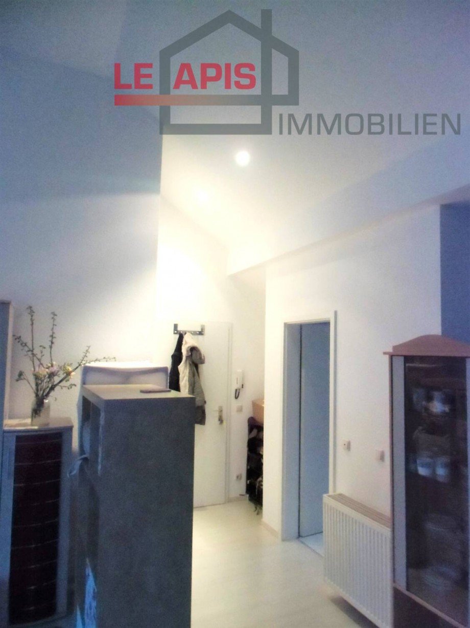 Flur Eingangst�re Dachgeschosswohnung Leipzig