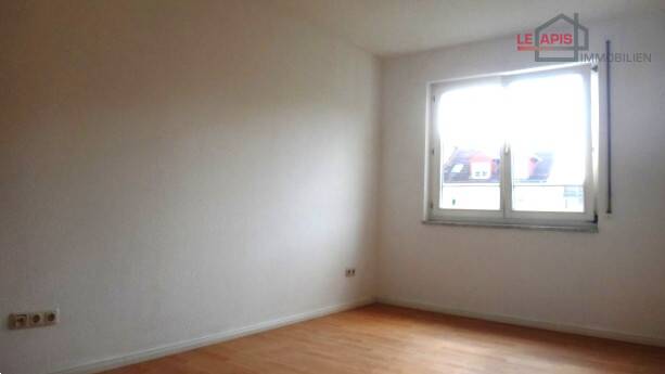 Schlafzimmer- Bild vor Renovierung Erdgeschosswohnung Leipzig