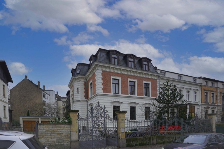 Aussenansicht Leipzig / Eutritzsch Dachgeschosswohnung +++EINE GANZE ETAGE IN EINER VILLA IN EUTRITZSCH-TOP-AUSTATTUNG, 2 BDER, PARKETT+++