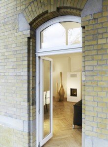 Balkonzugang +++WOHNEN WIE EIN SCHLOSSHERR -  4-RWG IN TOP-LAGE INKL.2 BDERN, KAMIN UND BALKON+++