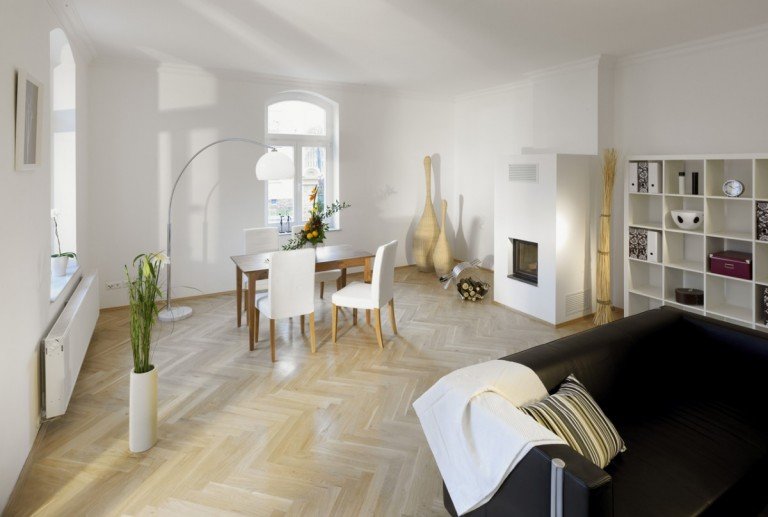 Wohnzimmer Leipzig / Gohlis Etagenwohnung +++WOHNEN WIE EIN SCHLOSSHERR - 4-RWG IN TOP-LAGE INKL.2 B�DERN, KAMIN UND BALKON+++