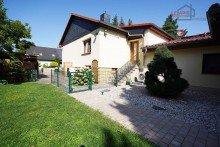 Hausansicht hinten +++ EFH IM BUNGALOWSTIL MIT 4 RUMEN IN IDYLLISCHER LAGE V. BAALSDORF INKL. GARAGE U. GARTENBEREICH +++