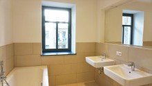Masterbad +++FRISCH RENOVIERT HOCHWERTIGE 4-RWG MIT BALKON, FUSSBDHZG, GESPACHTELTE W�NDE+++