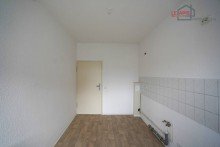 Kche Bild 2 ATTRAKTIVE 2-RWG MIT BALKON U. HOBBYRAUM (DACHBODEN) IN GRNER U. BELIEBTER LAGE VON LPZ.-WAHREN