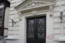 Hauseingang +++EINE GANZE ETAGE IN EINER VILLA IN EUTRITZSCH-TOP-AUSTATTUNG, 2 B�DER, PARKETT+++