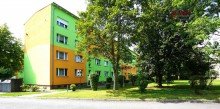 Hausansicht Seite +++ATTRAKTIVE, HELLE 2-RWG MIT TAGESLICHTBAD INKL. DUSCHE U. PKW-STELLPL. IM BELIEBTEN ZWENKAU+++