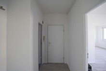 Diele / Flur +++ATTRAKTIVE, HELLE 2-RWG MIT TAGESLICHTBAD INKL. DUSCHE U. PKW-STELLPL. IM BELIEBTEN ZWENKAU+++