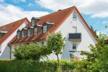 Hausansicht +++ATTRAKTIVE 2-RWG IM 1.OG MIT BALKON, AR U. TAGESLICHTBAD IM BELIEBTEN RTCHEN HOHENHEIDA+++