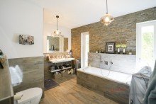 Masterbad ++AUFGEPASST 4-RWG M. 2 BK U. EBK IN EINER STILVOLLEN VILLA IM BELIEBTEN WALDSTRA�ENVIERTEL++