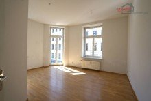 Wohnzimmer m. halboffener K�che SCHICKE, UNVERMIETETE 3-RWG MIT PARKETT U. EBK (WG-GEEIGNET) IN DER BELIEBTEN LEIPZIGER S�DVORSTADT