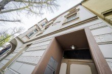 Fassadenansicht +++4-Raum-ETW mit Altbauflair! Balkon + Pellets-Ofen! Top Lage! Nhe Schloss Benrath!+++