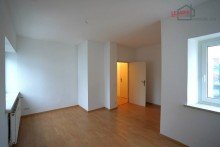 Schlafzimmer ATTRAKTIVE 2-RWG MIT BALKON U. HOBBYRAUM (DACHBODEN) IN GRNER U. BELIEBTER LAGE VON LPZ.-WAHREN