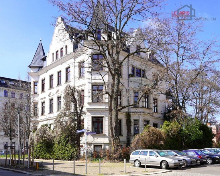 Hausansicht vorn Leipzig - Sdvorstadt Etagenwohnung *STILVOLL RENOVIERTE 3-RWG MIT GR. BALKON IN RUHIGER WOHNLAGE DER BELIEBTEN LEIPZIGER SDVORSTADT*