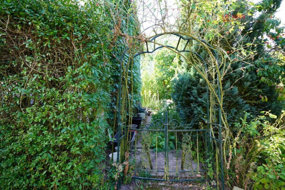 Eingangsbereich Seite Sondernutzungs-Grundstck Taucha