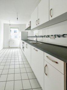 K�che mit EBK Bild 2 STILVOLLE 4-RWG IN BAD GODESBERG MIT EBK, BALKON, AR,  U. PARKETT