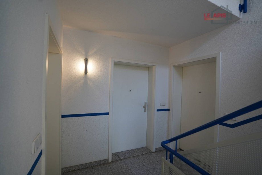 Wohnungseingangsbereich Etagenwohnung Zwenkau