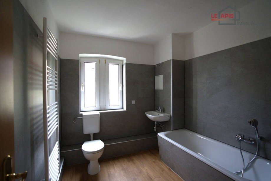 SCHICKE, HELLE 3,5-RWG M. TAGELICHTBAD, BK U. PKW-STELLPL. IN RUHIGER SOWIE GRÜNER LAGE V. BÖHLEN - Photo 3
