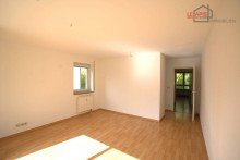 Wohnzimmer mit Zugang zum Balkon Bild 3 STILVOLLE, UNVERMIETETE 2-RWG M. BK U. TG IN IDYLLISCHER WOHNLAGE V. LPZ.-LINDENTHAL