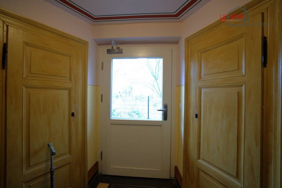 Eingangsbereich u. 2 Abstellr�ume im Treppenhaus Erdgeschosswohnung Leipzig