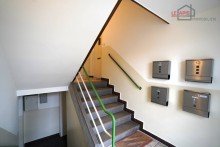 Treppenhaus-Eingangsbereich ATTRAKTIVE 2-RWG MIT BALKON U. HOBBYRAUM (DACHBODEN) IN GRNER U. BELIEBTER LAGE VON LPZ.-WAHREN