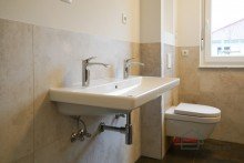 Doppelwaschbecken inkl. WC im Masterbad +++ ERSTBEZUG! EFH IM BUNGALOWSTIL IN IDYLLISCHER LAGE V. HOLZHAUSEN M. GARAGE U. GR. GARTEN +++