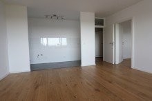 Wohnzimmer / Kche II Schne 2 Zimmer ETW mit herrlicher Aussicht im Dachgeschoss 5 Etage