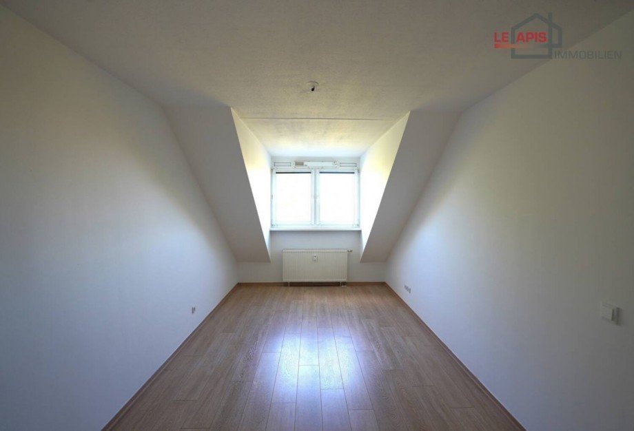 Schlafzimmer 2 Bild 2 Dachgeschosswohnung Leipzig/ Lausen