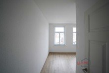 Kinderzimmer Tolle 3-RWG mit Balkon und Tageslichtbad mit Dusche UND Badewanne!