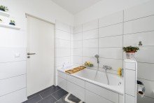 Masterbad +++4-Raum-ETW mit Altbauflair! Balkon + Pellets-Ofen! Top Lage! Nhe Schloss Benrath!+++