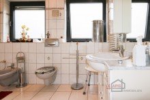 Masterbad 1.OG +++Reihenendhaus mit Ausbaupotential in Benrath - Top-Lage+++