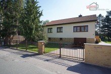 Hausansicht vorn +++ EFH IM BUNGALOWSTIL MIT 4 RUMEN IN IDYLLISCHER LAGE V. BAALSDORF INKL. GARAGE U. GARTENBEREICH +++