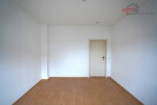 Wohnzimmer Bild 2 ATTRAKTIVE 2-RWG MIT BALKON U. HOBBYRAUM (DACHBODEN) IN GRNER U. BELIEBTER LAGE VON LPZ.-WAHREN