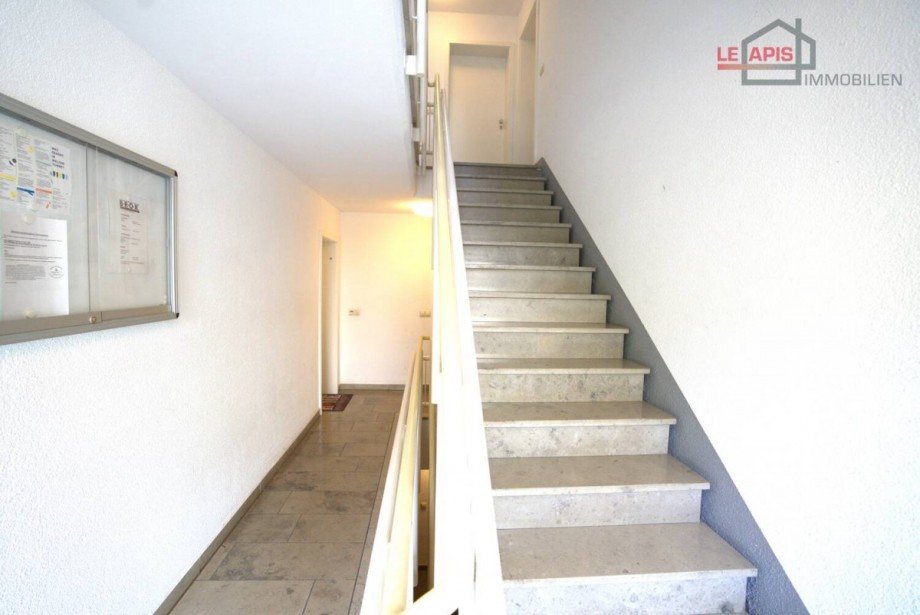 Treppenhaus-Eingangsbereich Etagenwohnung Leipzig