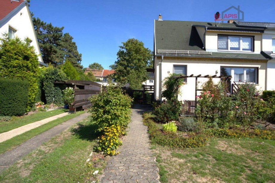 Hausansicht Einfahrtsbereich Doppelhaush�lfte Leipzig