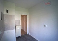 K�che Bild 2 +++ATTRAKTIVE, HELLE 2-RWG MIT TAGESLICHTBAD INKL. DUSCHE U. PKW-STELLPL. IM BELIEBTEN ZWENKAU+++